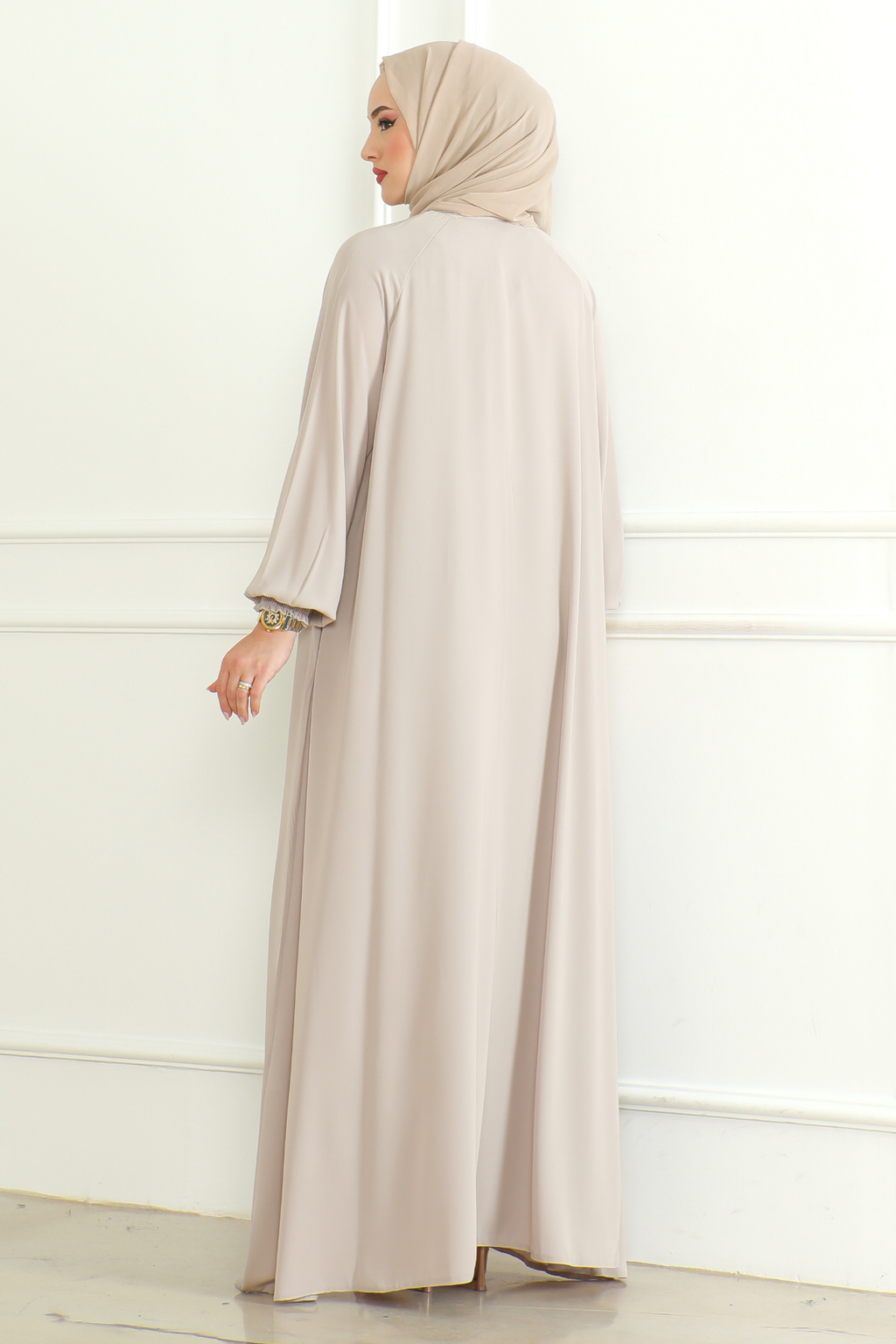 Beige Belted Abaya with Elasticated Cuffs & Front Zipper – Turkish Modest Maxi Dress