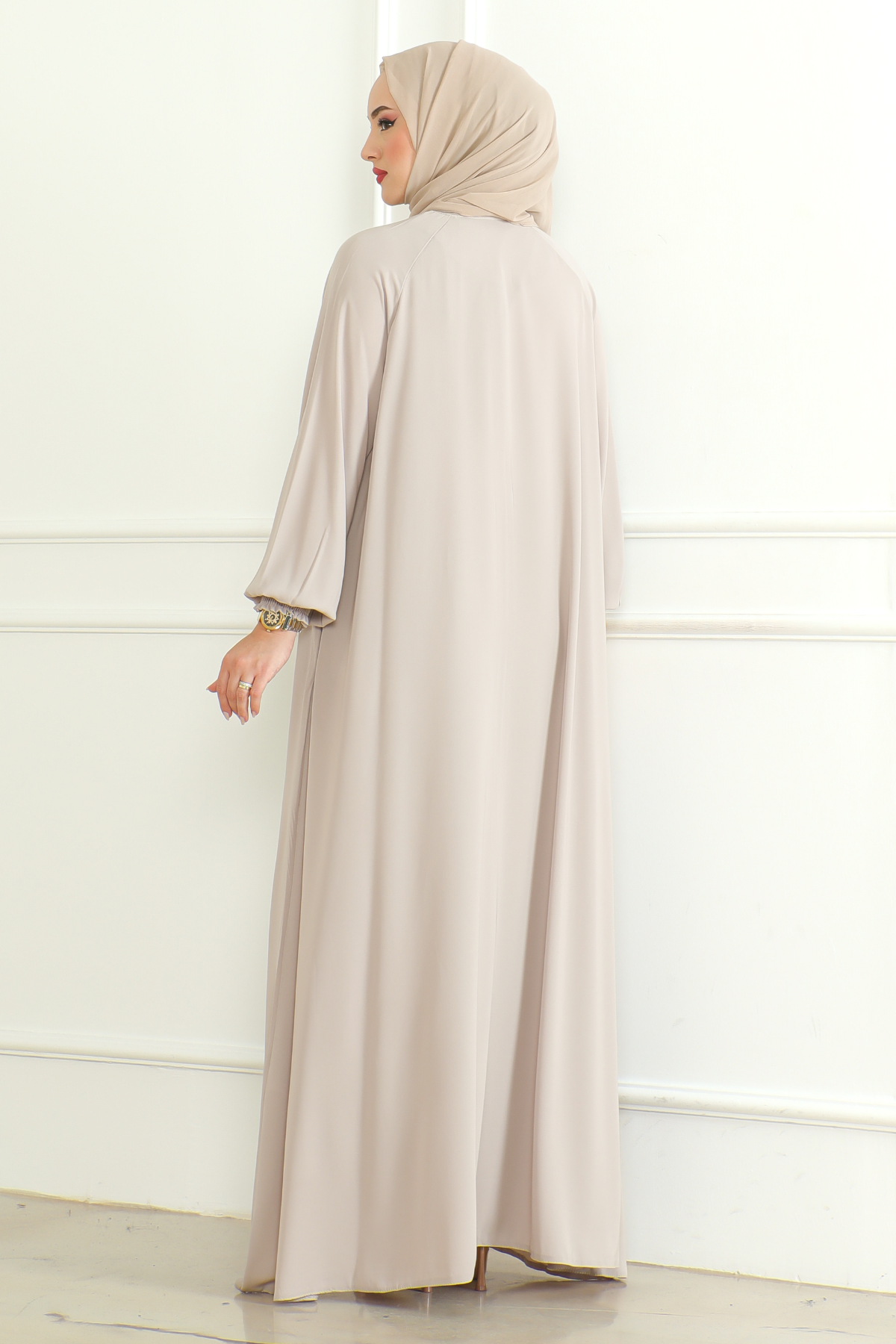 Beige Belted Abaya with Elasticated Cuffs & Front Zipper – Turkish Modest Maxi Dress