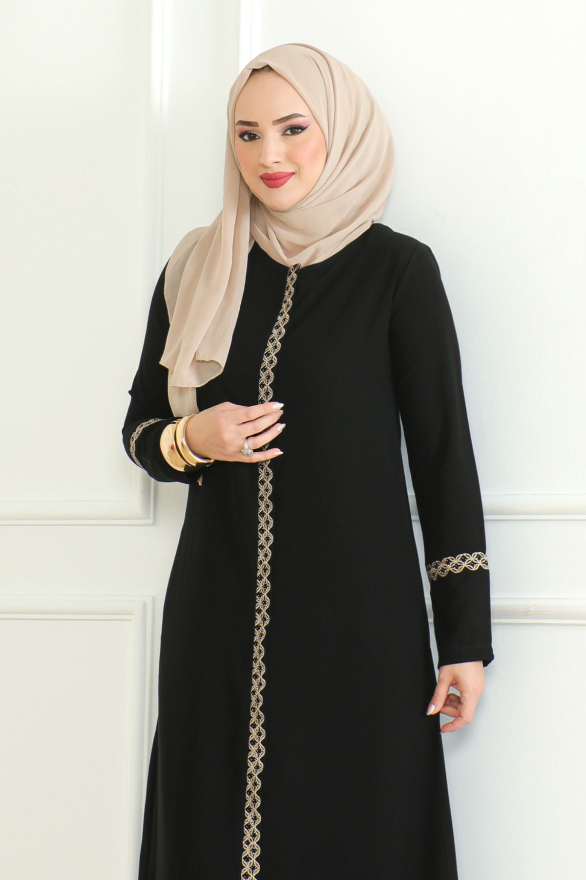 Black Lace-Trim Embroidered Abaya with Hidden Front Zipper – Turkish Abaya