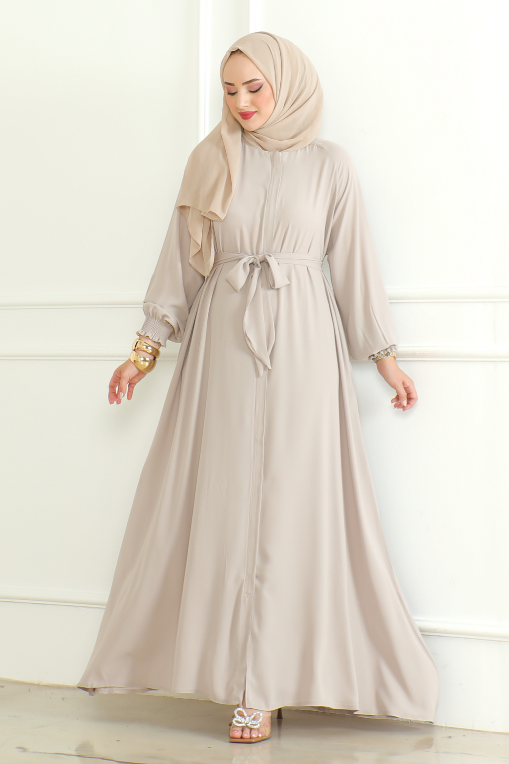 Beige Belted Abaya with Elasticated Cuffs & Front Zipper – Turkish Modest Maxi Dress