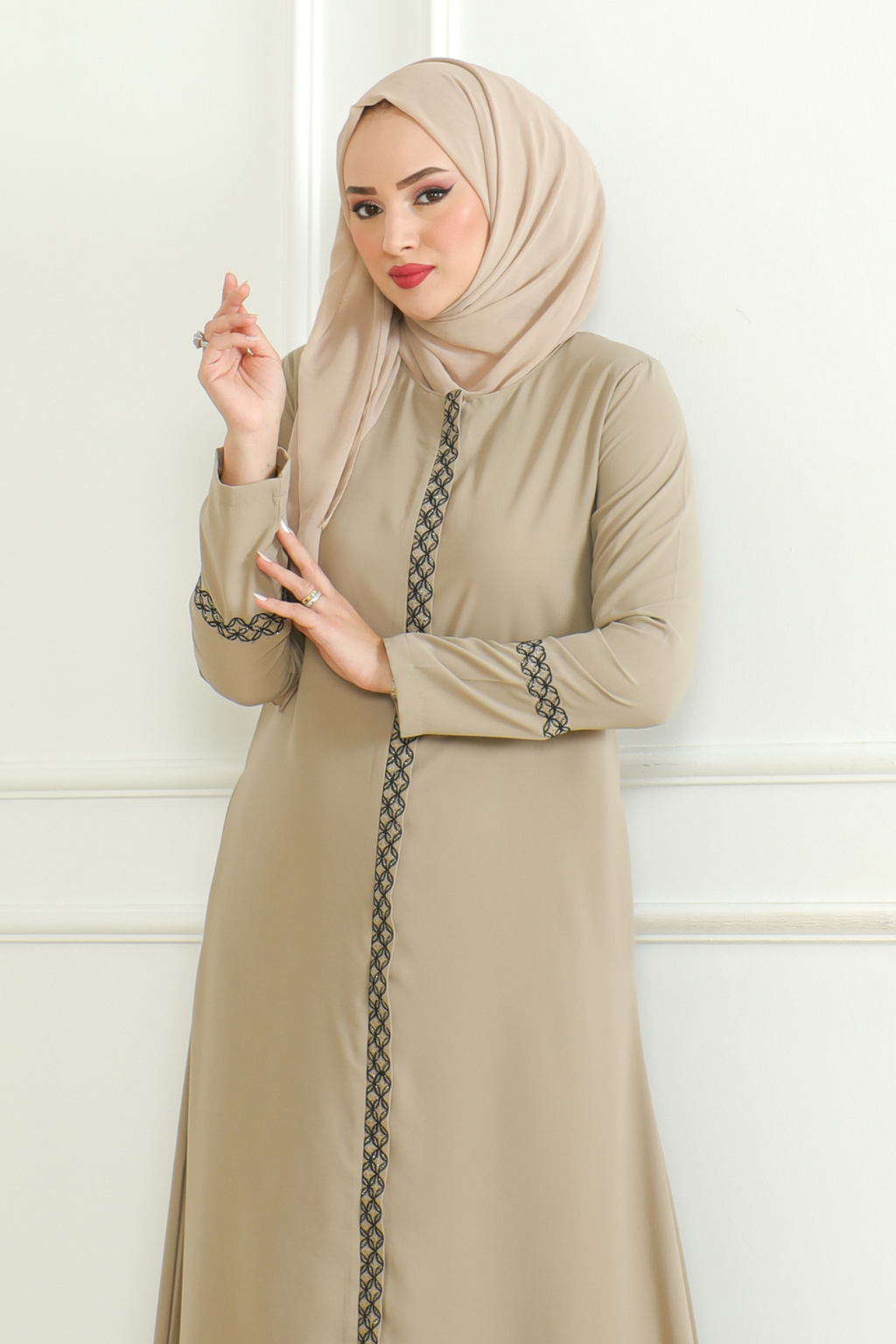 Beige Lace-Trim Embroidered Abaya with Hidden Front Zipper – Turkish Abaya