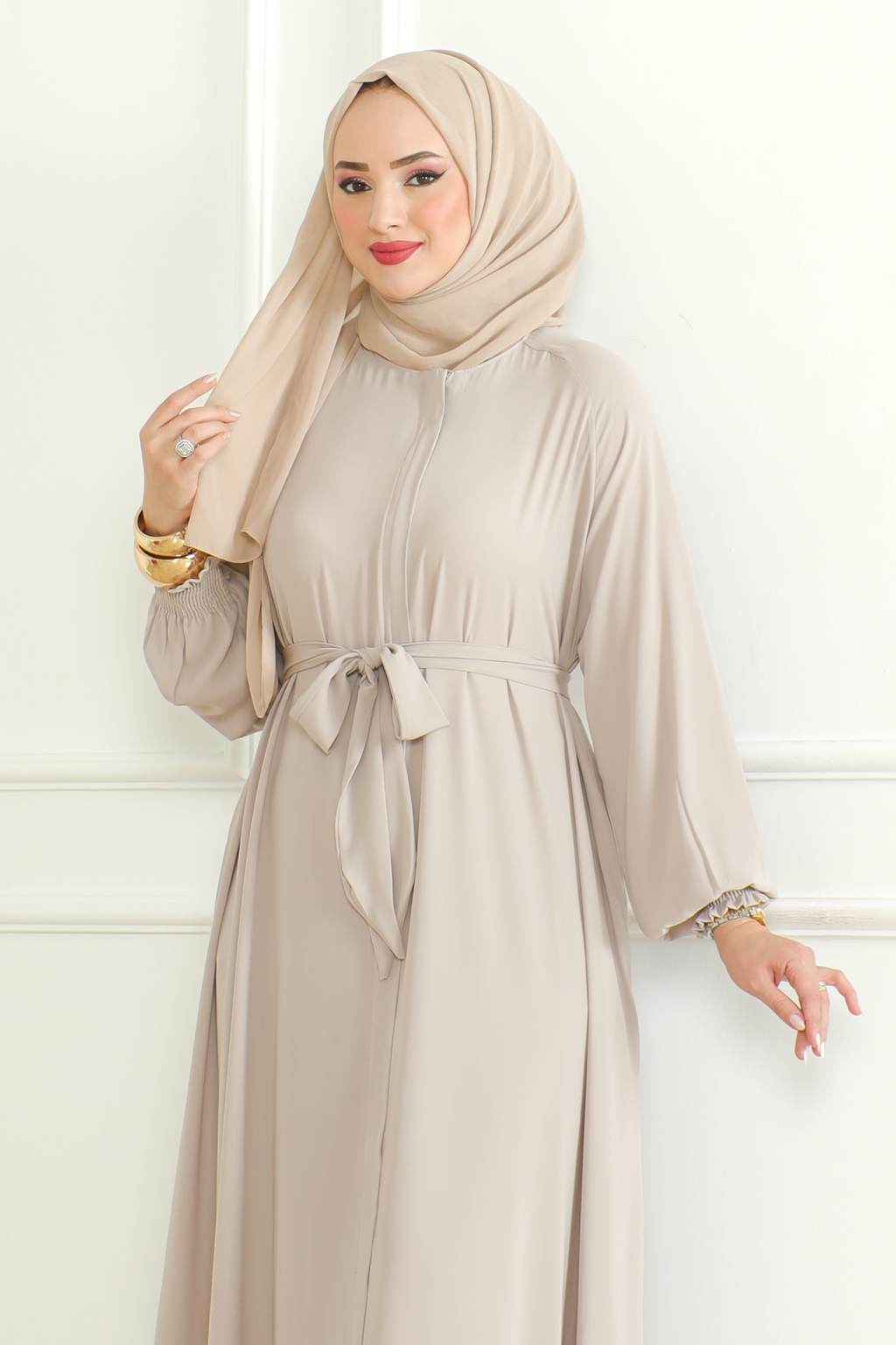 Beige Belted Abaya with Elasticated Cuffs & Front Zipper – Turkish Modest Maxi Dress