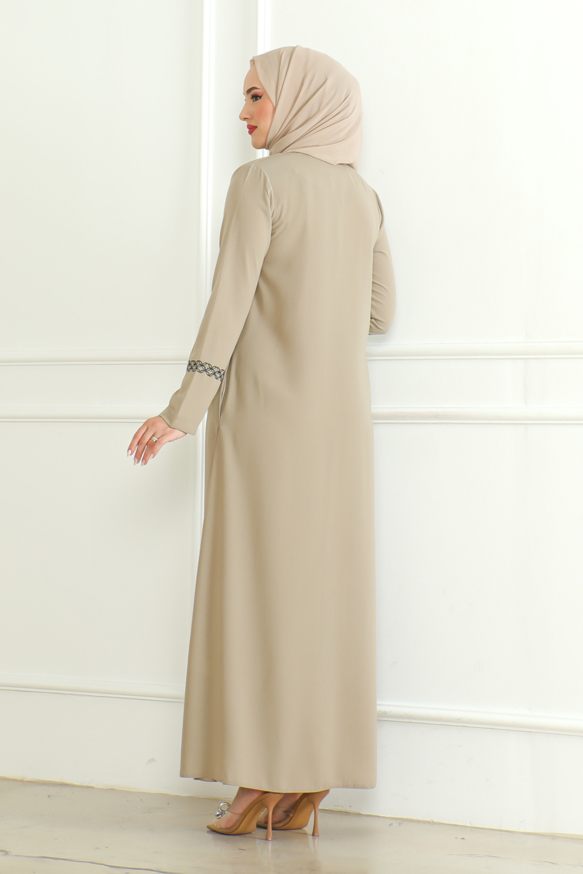 Beige Lace-Trim Embroidered Abaya with Hidden Front Zipper – Turkish Abaya