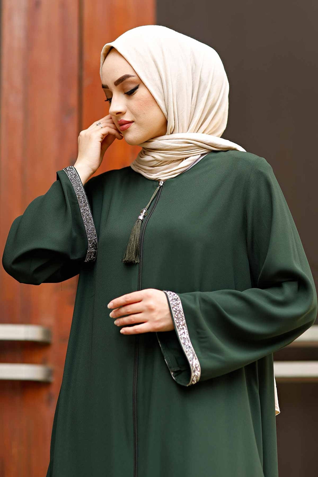 Green Stone-Trimmed Sleeve Abaya with Front Zipper & Tassel – Turkish Abaya
